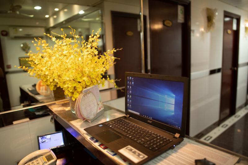 New Reliance Inn Hong Kong Bagian luar foto